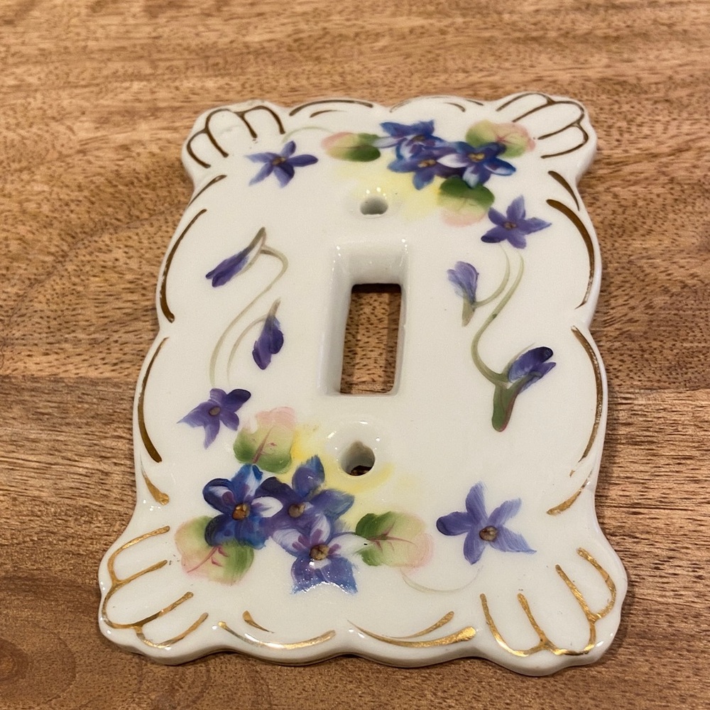 Vintage Lefton China 1-906 Violet Floral Switch Plate Hand Painted Gold Trim
